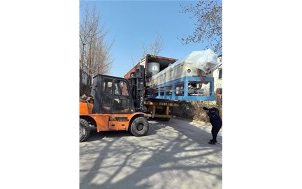 PLA發(fā)泡顆粒機(jī)裝車發(fā)往臺(tái)灣